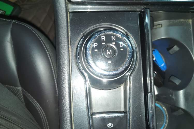 Used Ford Taurus 2019 EcoBoost 245 Premium Edition Gear Lever