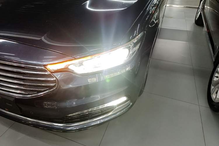 Used Ford Taurus 2019 EcoBoost 245 Premium Edition Left Front Headlight