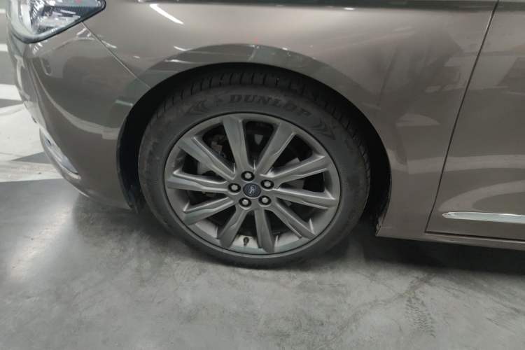 Used Ford Taurus 2019 EcoBoost 245 Premium Edition Left Front Wheel Hub