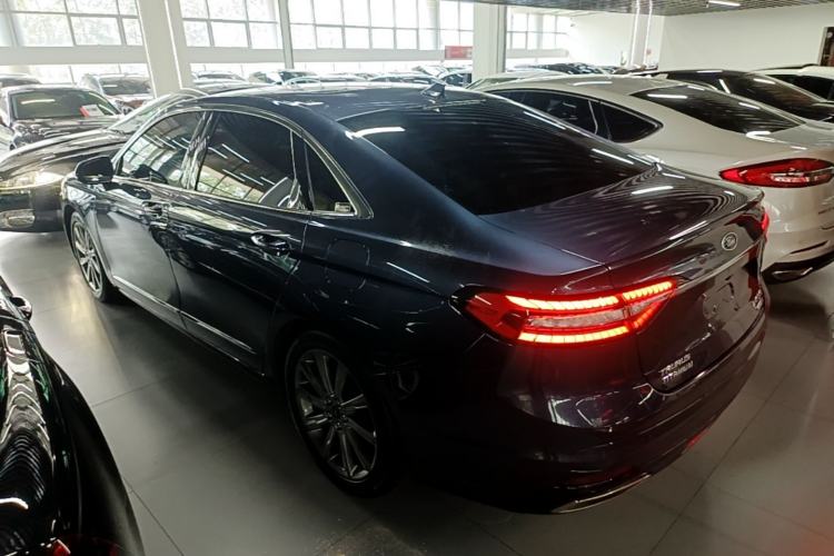 Used Ford Taurus 2019 EcoBoost 245 Premium Edition Rear Left 45 Deg