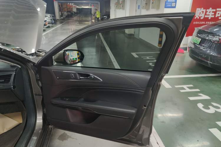 Used Ford Taurus 2019 EcoBoost 245 Premium Edition Right Front Door Interior