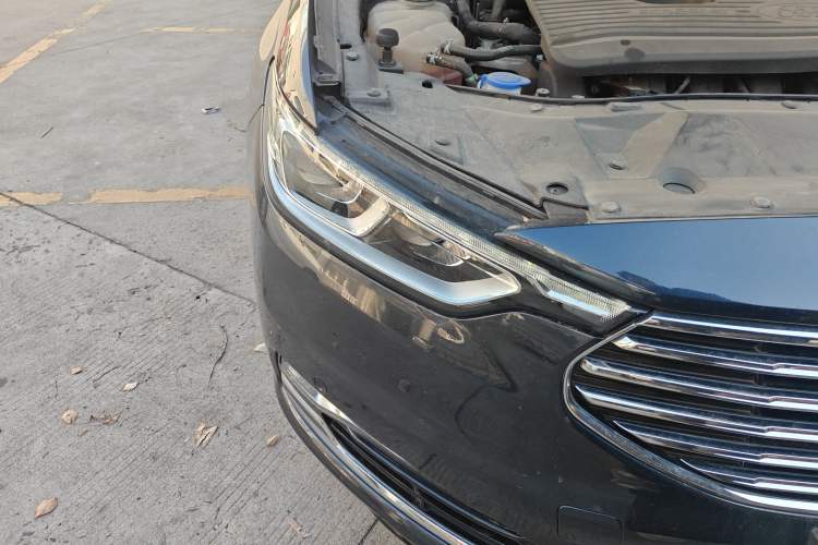 Used Ford Taurus 2019 EcoBoost 245 Premium Edition Right Front Headlight