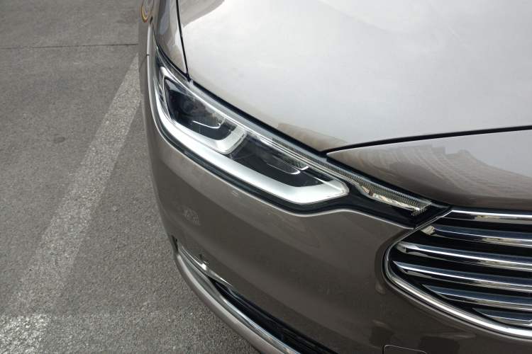 Used Ford Taurus 2019 EcoBoost 245 Premium Edition Right Front Headlight