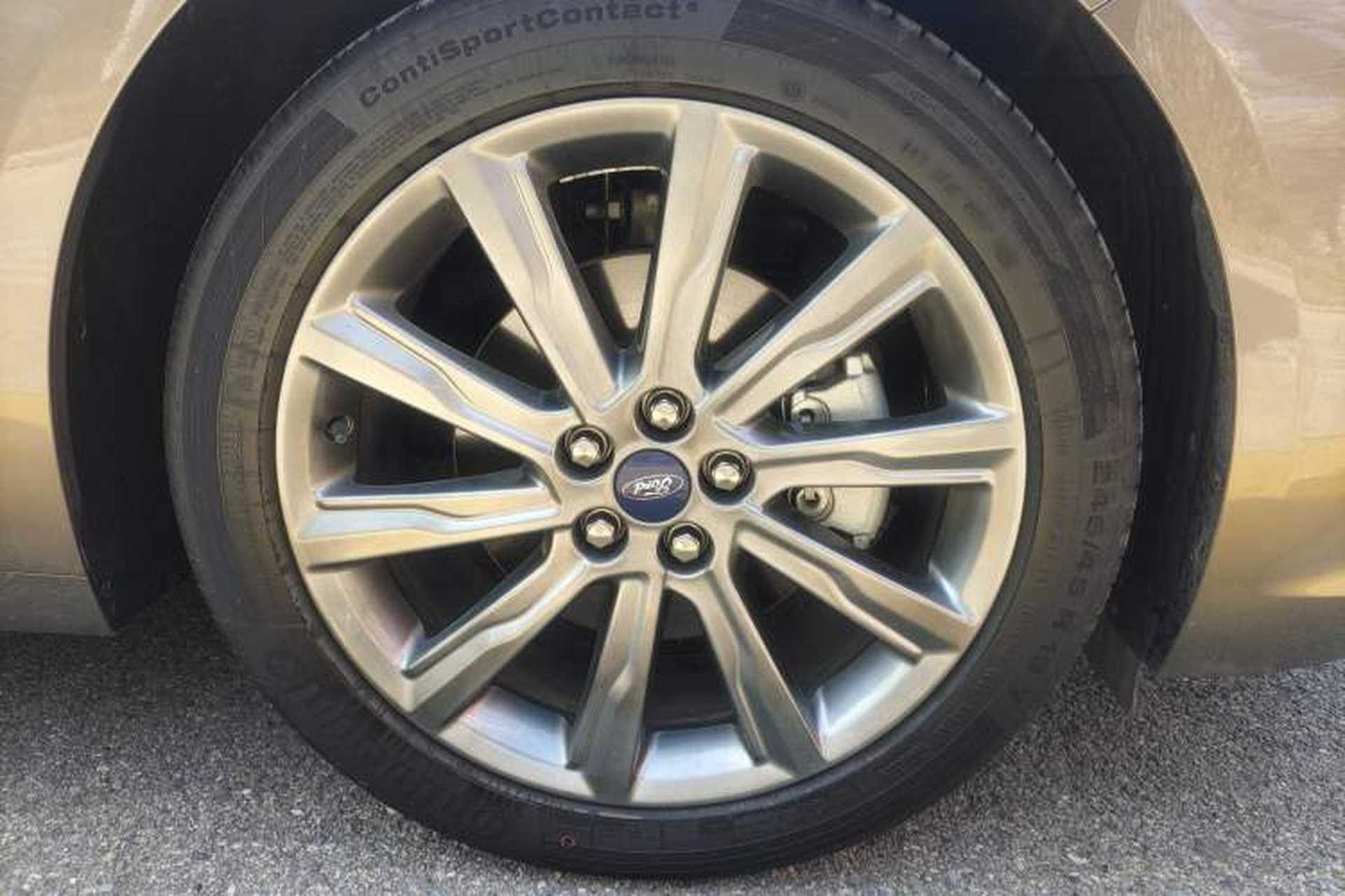 Used Ford Taurus 2019 EcoBoost 245 Premium Edition Right Front Wheel Hub