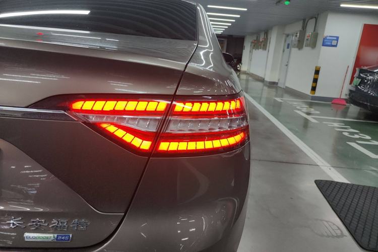 Used Ford Taurus 2019 EcoBoost 245 Premium Edition Right Rear Taillight
