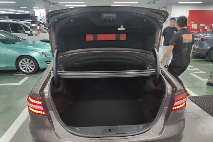 Used Ford Taurus 2019 EcoBoost 245 Premium Edition Trunk