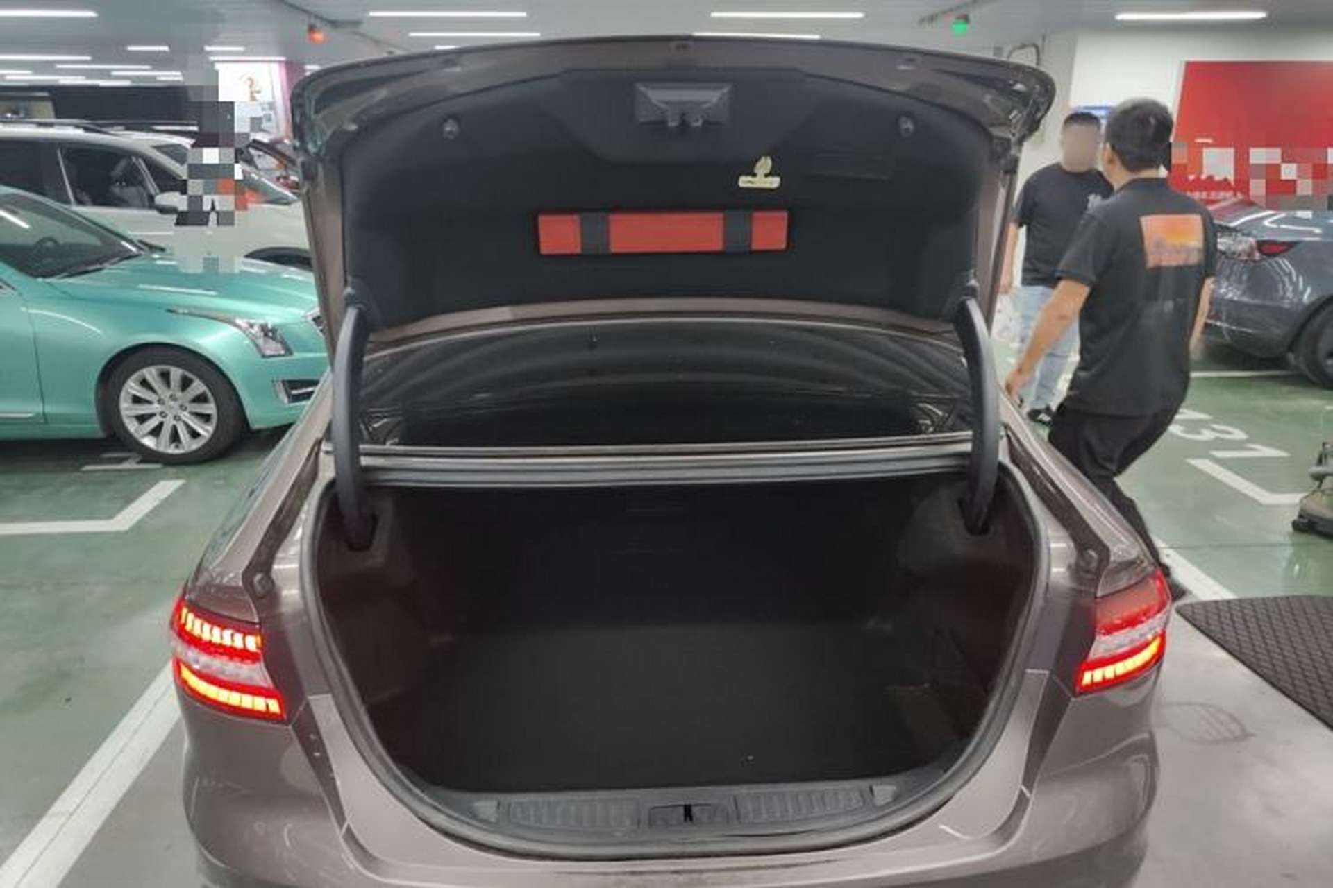 Used Ford Taurus 2019 EcoBoost 245 Premium Edition Trunk