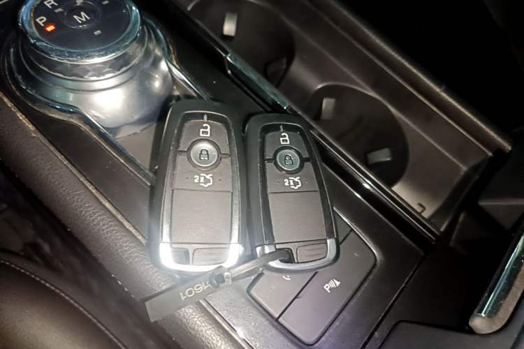 Used Ford Taurus 2019 EcoBoost 245 Premium Edition Vehicle Key