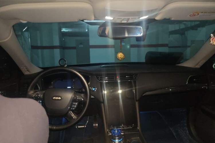 Used Ford Taurus 2019 EcoBoost 245 Premium Edition Center Console