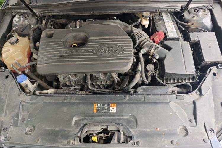 Used Ford Taurus 2019 EcoBoost 245 Premium Edition Engine Bay