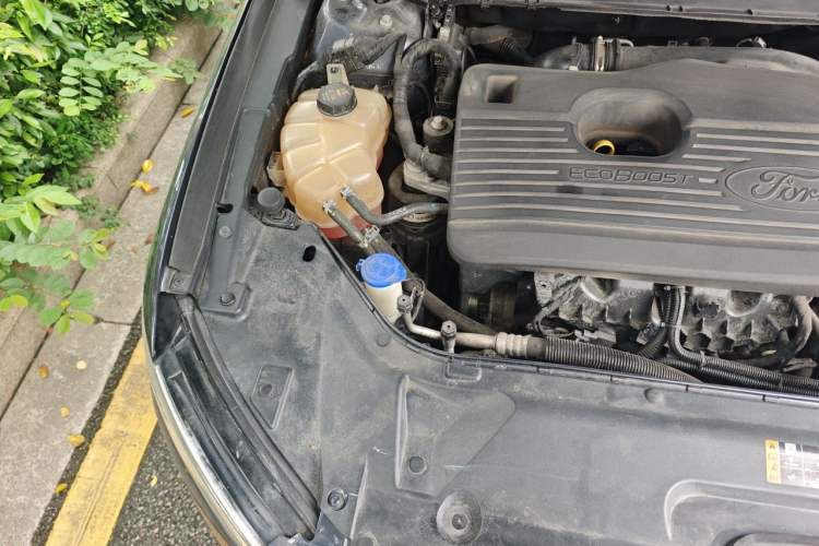Used Ford Taurus 2019 EcoBoost 245 Premium Edition Engine Bay Right