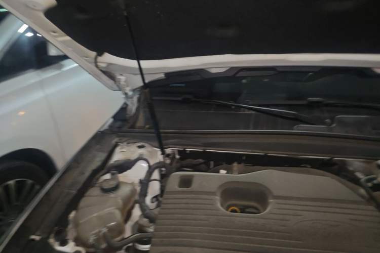 Used Ford Taurus 2019 EcoBoost 245 Premium Edition Engine Bay Right