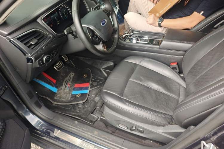 Used Ford Taurus 2019 EcoBoost 245 Premium Edition Left Front Seat