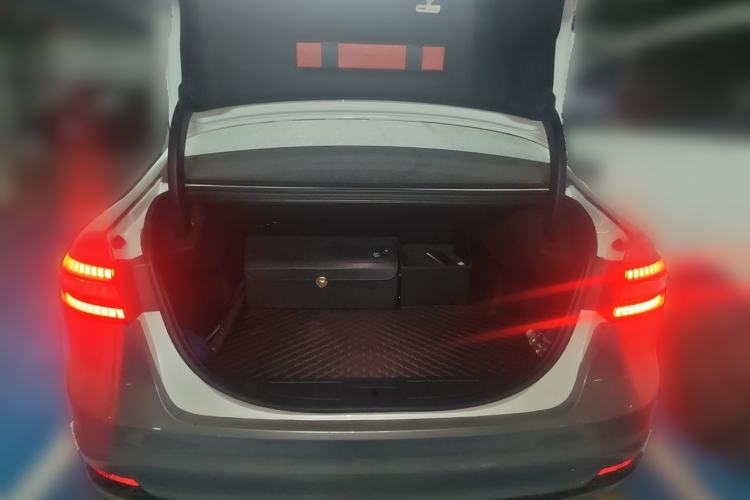 Used Ford Taurus 2019 EcoBoost 245 Premium Edition Trunk