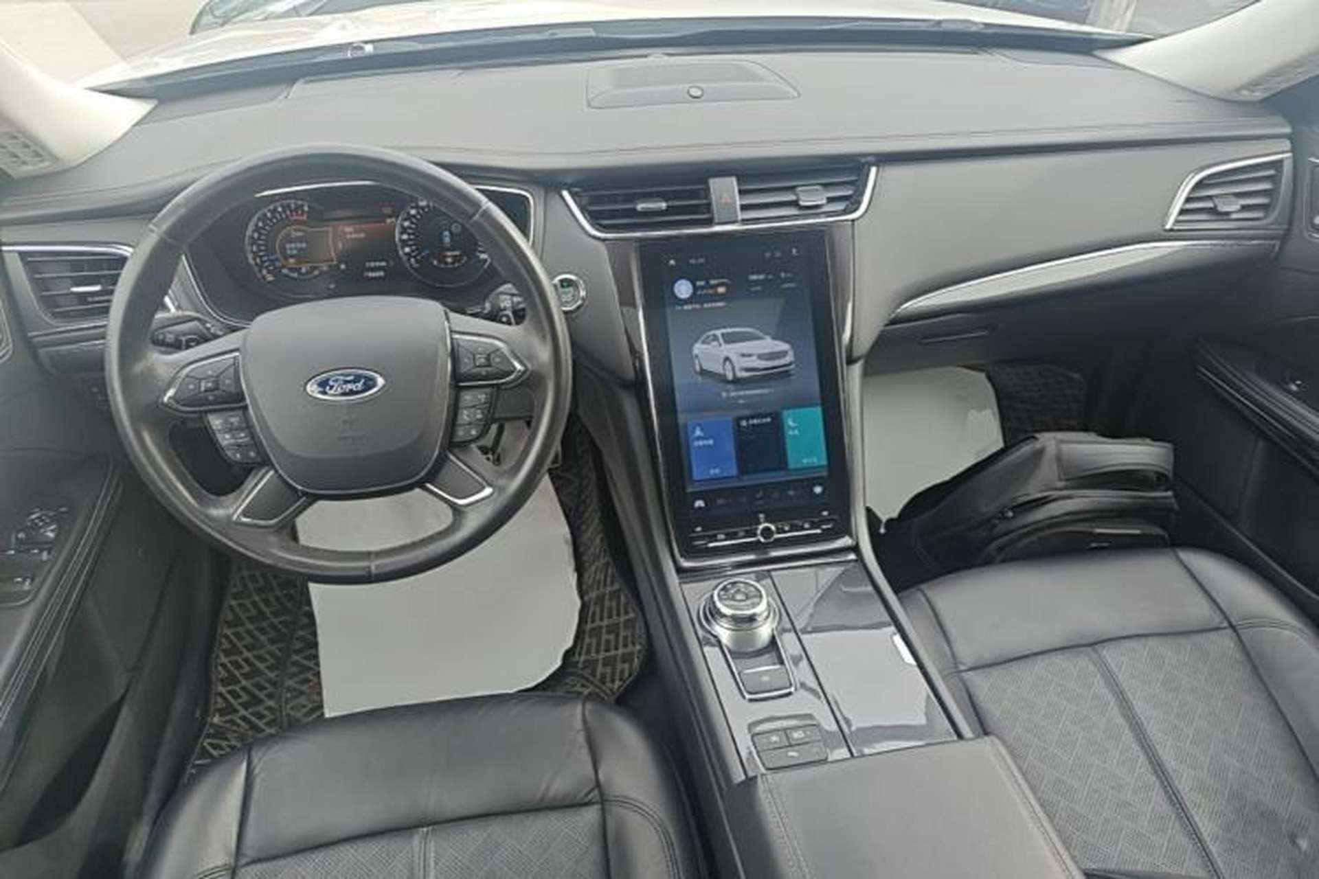 Used Ford Taurus 2019 EcoBoost 245 Premium Edition Center Console