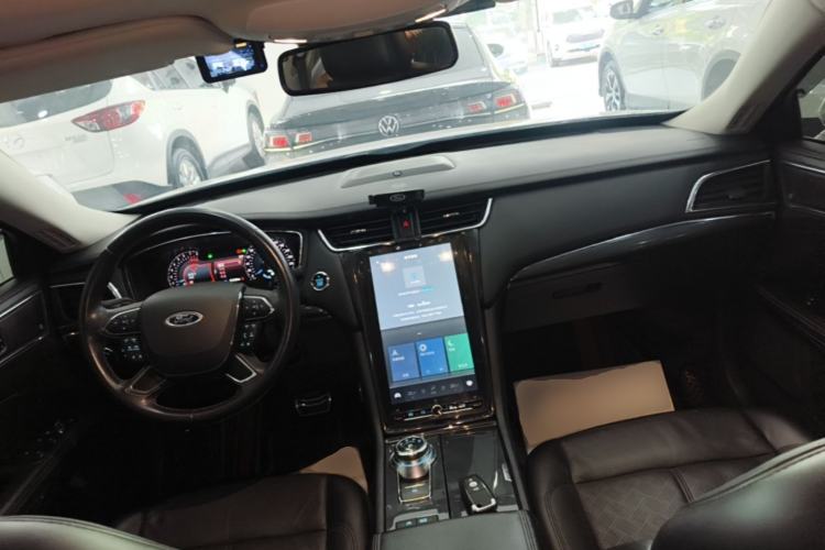 Used Ford Taurus 2019 EcoBoost 245 Premium Edition Center Console