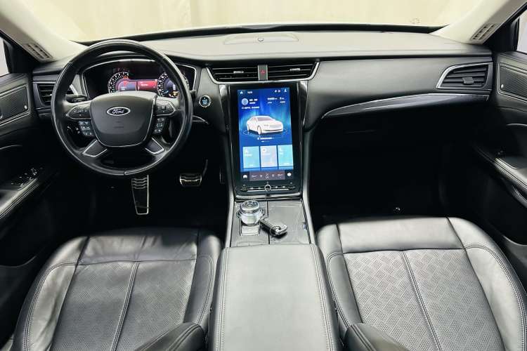 Used Ford Taurus 2019 EcoBoost 245 Premium Edition Center Console