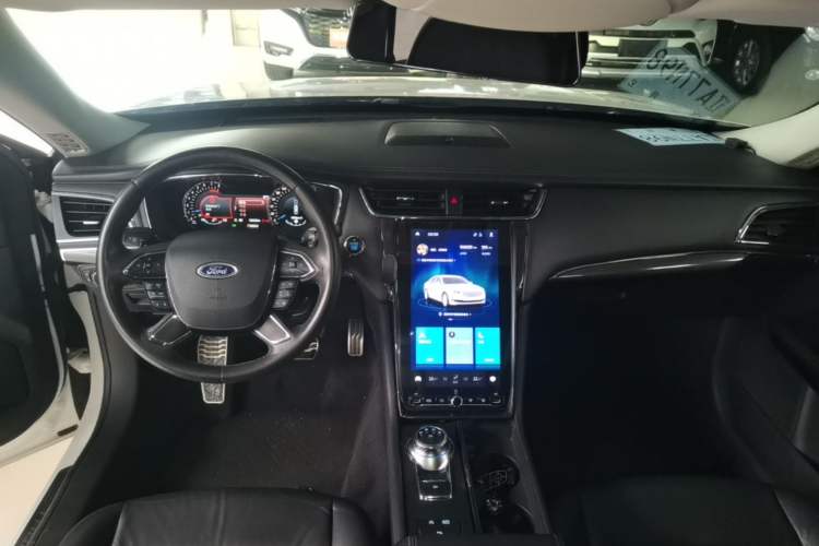 Used Ford Taurus 2019 EcoBoost 245 Premium Edition Center Console