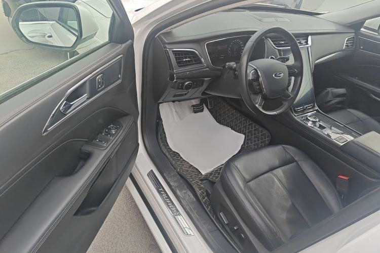 Used Ford Taurus 2019 EcoBoost 245 Premium Edition Driver Seat