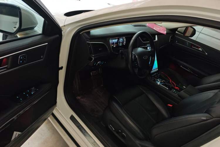Used Ford Taurus 2019 EcoBoost 245 Premium Edition Driver Seat