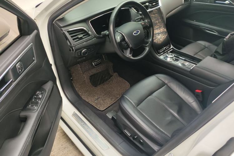 Used Ford Taurus 2019 EcoBoost 245 Premium Edition Driver Seat