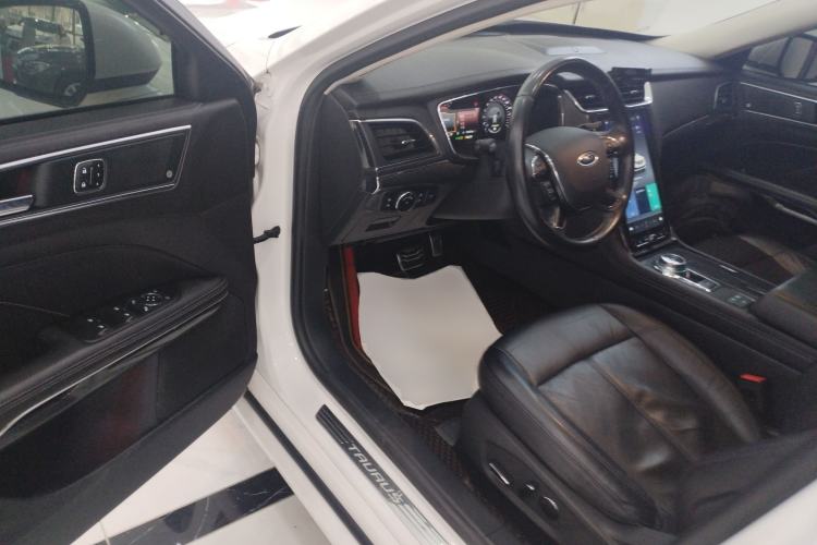 Used Ford Taurus 2019 EcoBoost 245 Premium Edition Driver Seat