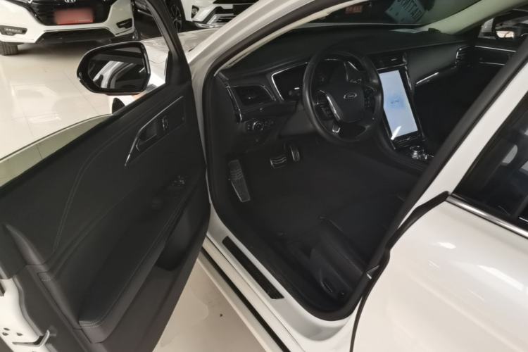 Used Ford Taurus 2019 EcoBoost 245 Premium Edition Driver Seat