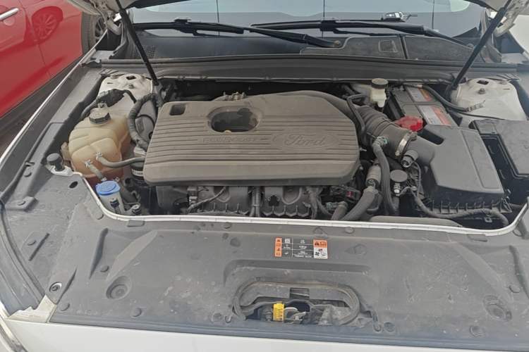 Used Ford Taurus 2019 EcoBoost 245 Premium Edition Engine Bay