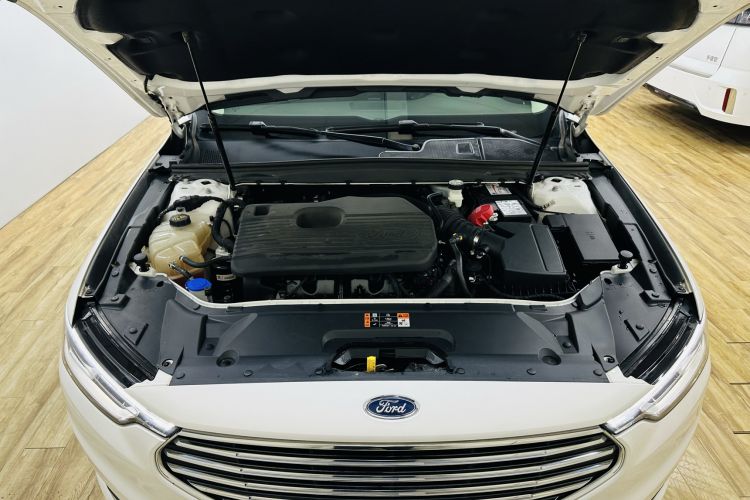 Used Ford Taurus 2019 EcoBoost 245 Premium Edition Engine Bay