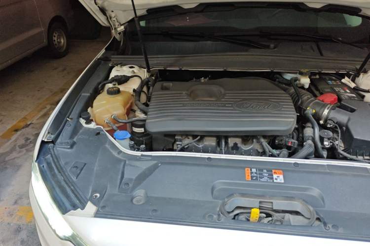 Used Ford Taurus 2019 EcoBoost 245 Premium Edition Engine Bay Right