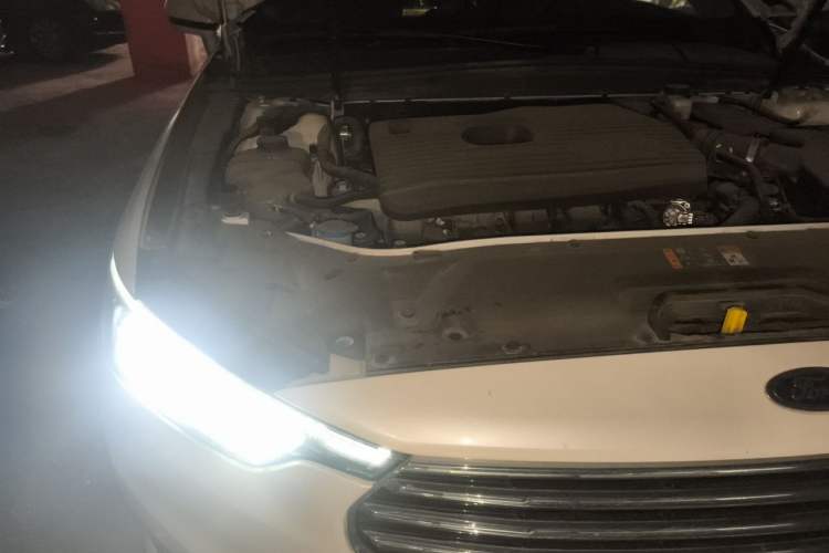 Used Ford Taurus 2019 EcoBoost 245 Premium Edition Engine Bay Right