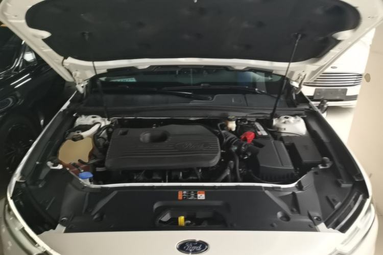 Used Ford Taurus 2019 EcoBoost 245 Premium Edition Engine Bay