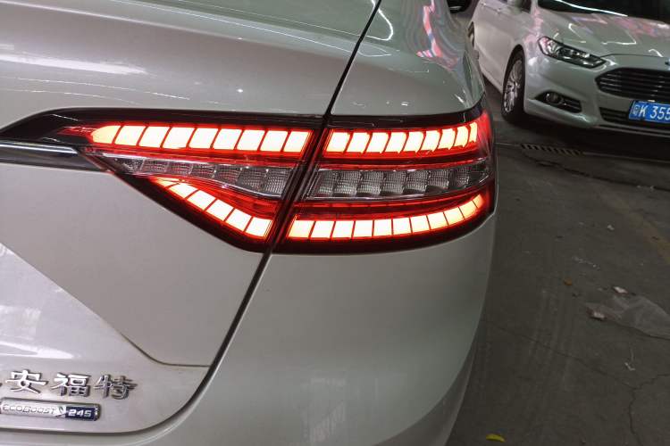 Used Ford Taurus 2019 EcoBoost 245 Premium Edition Exterior 6