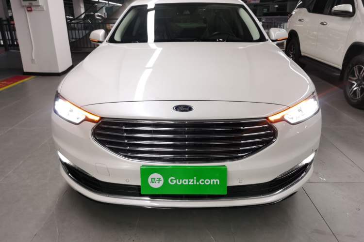 Used Ford Taurus 2019 EcoBoost 245 Premium Edition Front