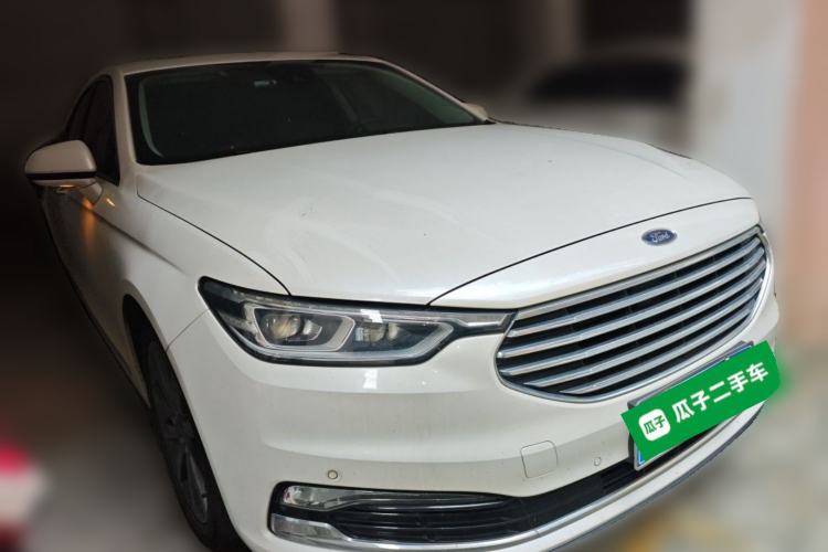 Used Ford Taurus 2019 EcoBoost 245 Premium Edition Front Right 45 Deg