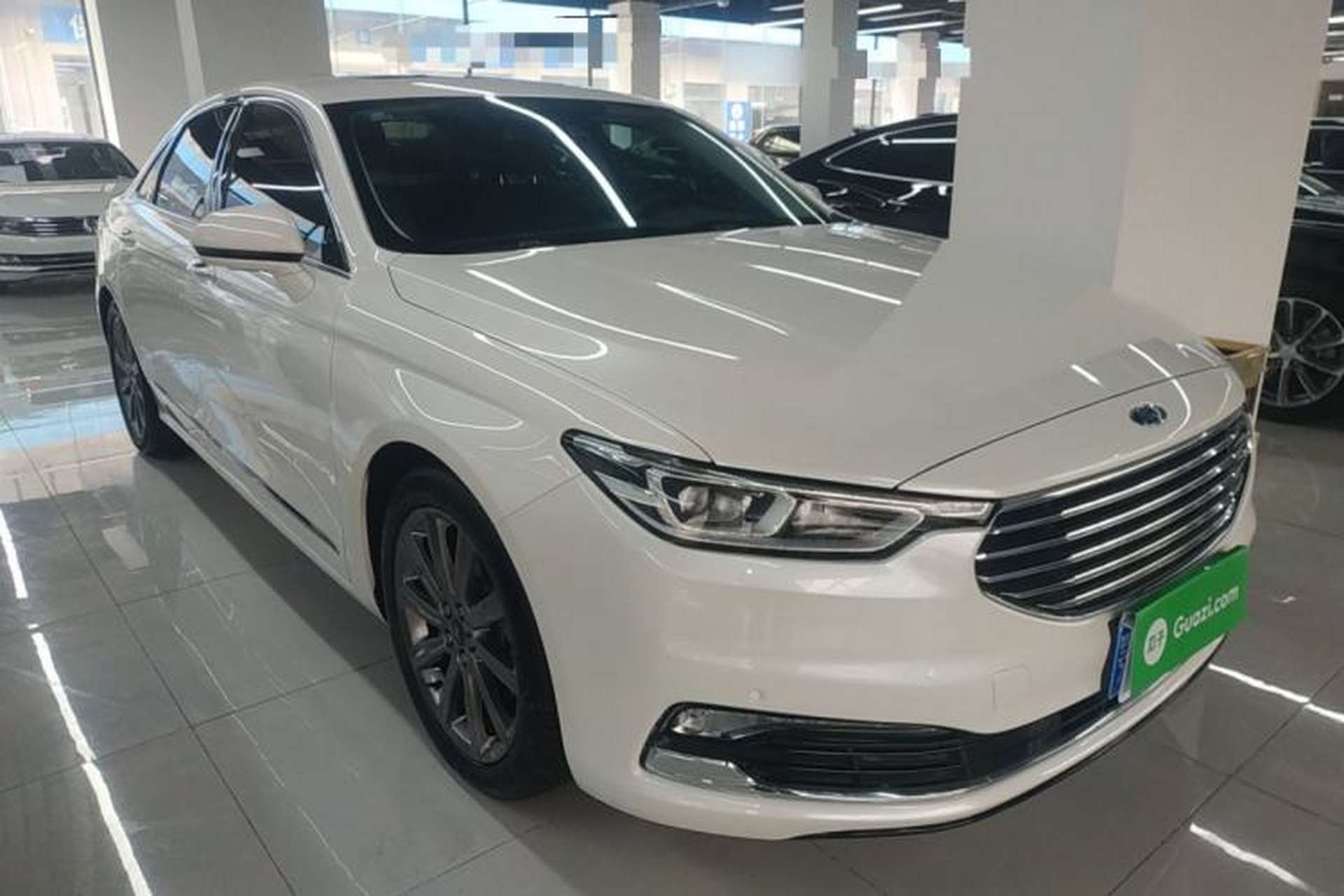 Used Ford Taurus 2019 EcoBoost 245 Premium Edition Front Right 45 Deg