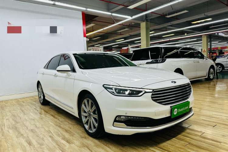 Used Ford Taurus 2019 EcoBoost 245 Premium Edition Front Right 45 Deg
