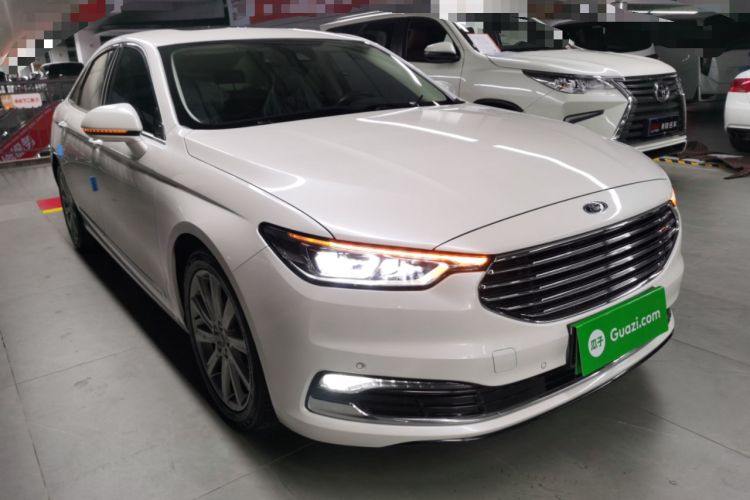Used Ford Taurus 2019 EcoBoost 245 Premium Edition Front Right 45 Deg