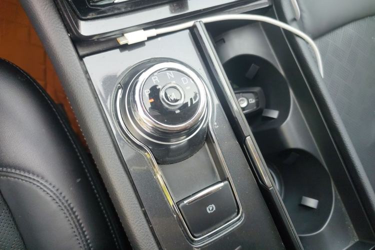 Used Ford Taurus 2019 EcoBoost 245 Premium Edition Gear Lever