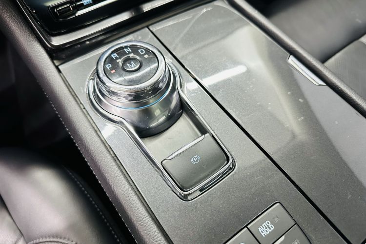 Used Ford Taurus 2019 EcoBoost 245 Premium Edition Gear Lever
