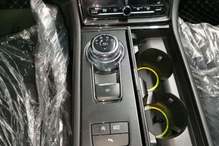 Used Ford Taurus 2019 EcoBoost 245 Premium Edition Gear Lever
