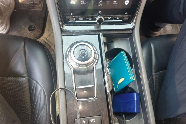 Used Ford Taurus 2019 EcoBoost 245 Vignale Deluxe Edition Gear Lever