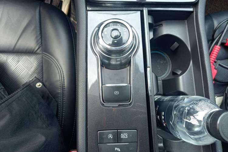 Used Ford Taurus 2019 EcoBoost 245 Premium Edition Gear Lever