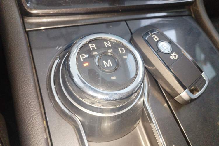 Used Ford Taurus 2019 EcoBoost 245 Premium Edition Gear Lever
