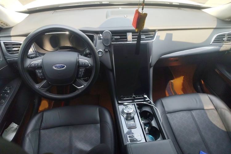 Used Ford Taurus 2019 EcoBoost 245 Premium Edition Interior 2