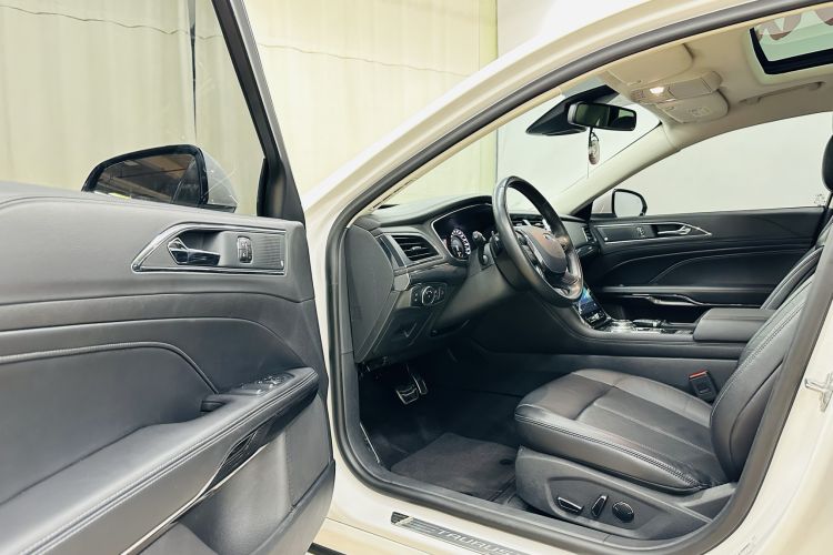 Used Ford Taurus 2019 EcoBoost 245 Premium Edition Interior 3