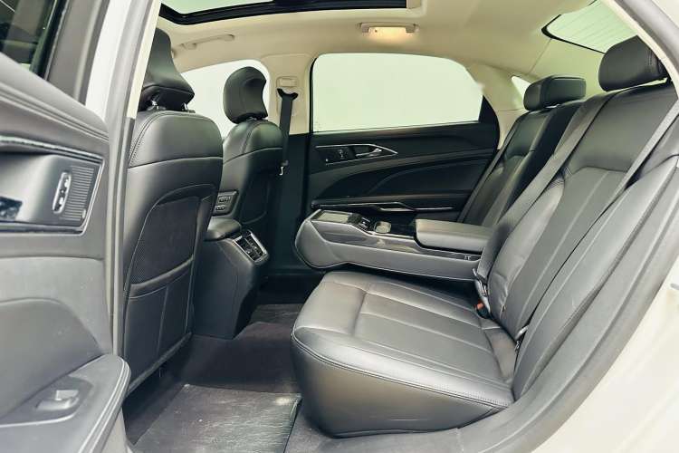 Used Ford Taurus 2019 EcoBoost 245 Premium Edition Interior 4