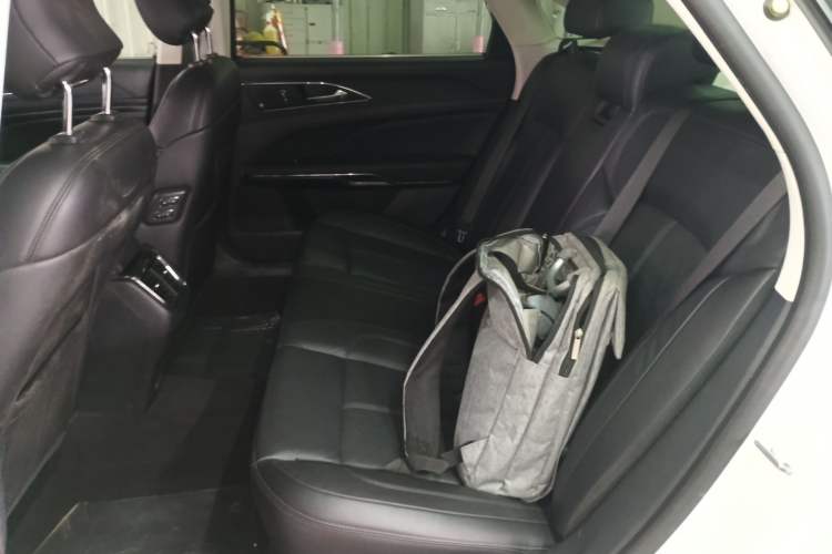 Used Ford Taurus 2019 EcoBoost 245 Premium Edition Interior 4