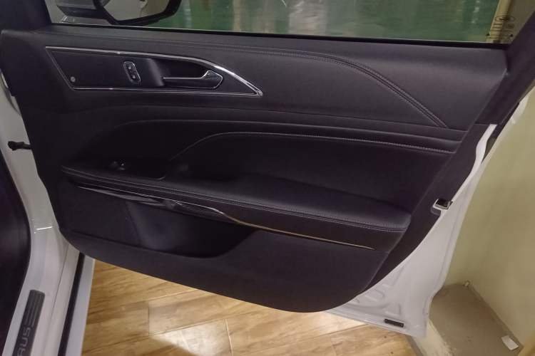 Used Ford Taurus 2019 EcoBoost 245 Premium Edition Interior 5