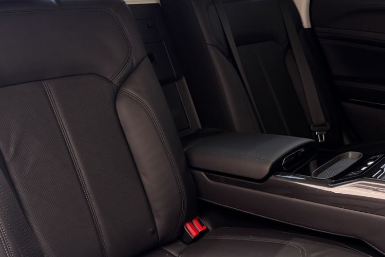 Used Ford Taurus 2019 EcoBoost 245 Premium Edition Interior 5
